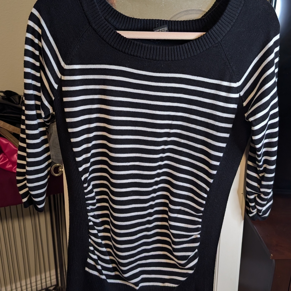 89th & Madison Black and White Striped Sweater